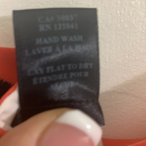 Adorable flattering dress!! - Picture 4 of 5